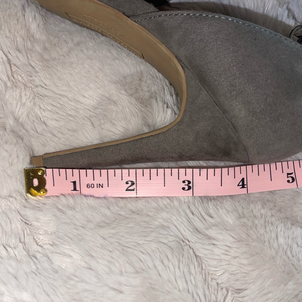 Christian Siriano- Women’s Open-Toe Suede Peep-Toe Slingback Heels - Gray - Picture 8 of 11